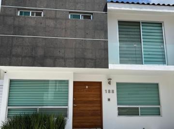 Fachada Pricipal · Hermosa Casa en Cumbres del Lago