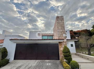 Casa · 389m² · 3 Recámaras · 3 Estacionamientos · Casa en Venta en Fraccionamiento Bosques de Angelópolis