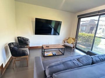 Casa · 185m² · 3 Recámaras · 2 Estacionamientos · Casa - Zirándaro