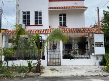 Casa · 250m² · 5 Recámaras · 1 Estacionamiento · Venta Casa en Sm 51, Cancún