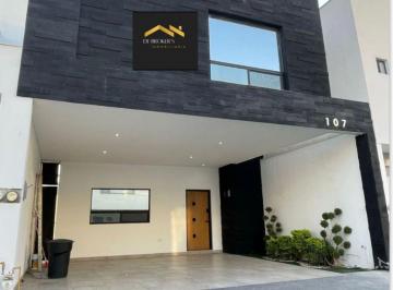 Casa de 3 habitaciones, Monterrey · Casa en Renta Amueblada con Alberca en Carretera Nacional