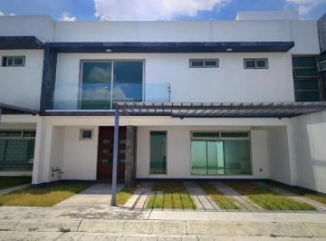 Casa · 3 Recámaras · Casa en San Lorenzo Tepaltitlan Centro