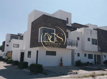 Casa · 286m² · 3 Recámaras · 2 Estacionamientos · Casa en Venta Nueva Terraza Residencial Celaya