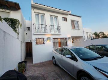 Casa de 5 habitaciones, Querétaro · Venta - Casa con Cuarto de Servicio, 5 Recámaras, Sala de Tv, Family Room. Real de Juriquilla