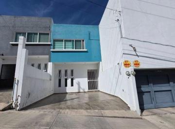 Casa de 3 habitaciones, San Luis Potosí · Casa en Venta en Lomas 4 Seccion Muy Cercana a Av Himalaya y Sierra Leona