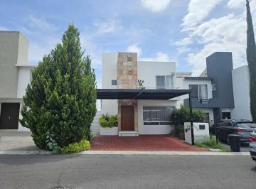 Casa · 3 Recámaras · Casa - Fraccionamiento Punta Juriquilla