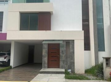 Casa de 3 habitaciones, Pachuca · Casa con 120 m² Superficie de Terreno, 3 Recámaras en Renta en Platinum Residencial.