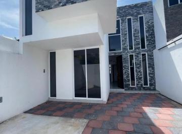 Casa · 155m² · 3 Recámaras · 2 Estacionamientos · Casa - Cuautla