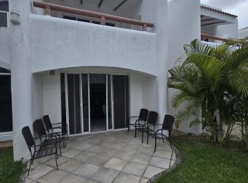 Casa · 3 Recámaras · 2 Estacionamientos · Casa de 3 Recamararas en Renta en Playacar Fase 2