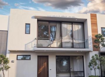 Casa · 127m² · 3 Recámaras · 2 Estacionamientos · Casa en Venta en Juriquilla San Isidro, 3 Recámaras, 2.5 Baños, Equipada, Linda!