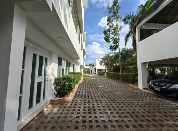 Casa · 390m² · 3 Recámaras · 2 Estacionamientos · Casa en Renta, 3 Recámaras, 3 Baños, Av Huayacan, Cancu