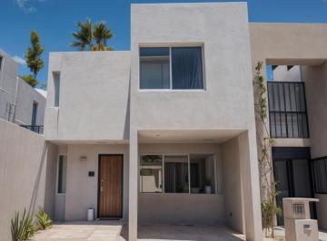 Casa · 122m² · 3 Recámaras · 2 Estacionamientos · Casa en Venta en Zona La Joya, 3 Recámaras, 3.5 Baños, Gran Ubicación