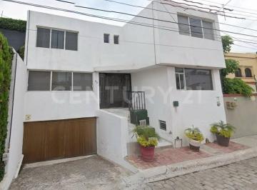 Casa · 495m² · 4 Recámaras · 2 Estacionamientos · Casa en Venta, Bosques del Acueducto, Queretaro.