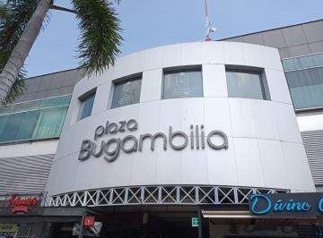 Local comercial · 48m² · 250 Estacionamientos · Local en Renta