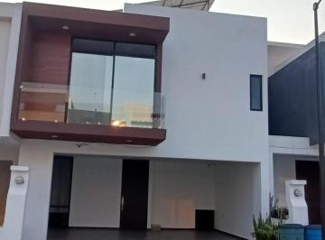 Casa · 164m² · 3 Recámaras · 2 Estacionamientos · Casa Amueblada en Renta Real Campestre Vhsa