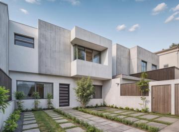 Casa · 180m² · 3 Recámaras · 3 Estacionamientos · Casa en Venta en El Refugio, Gran Ubicación, Oportunidad, Gran Jardín