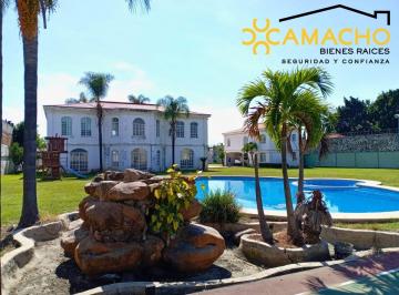 Casa de 6 habitaciones, Atlatlahucan · Increíble Propiedad en Venta Estilo Contemporáneo con Casa de Visitas