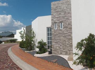Casa en condominio de 3 habitaciones, Corregidora · Casa de Una Planta con Ecotecologías