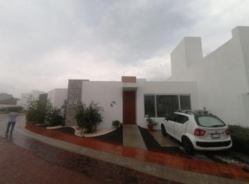 Casa en condominio de 3 habitaciones, Corregidora · Casa de Una Planta con Ecotecologías