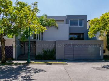 Casa en condominio de 3 habitaciones, Huixquilucan · Casa en Venta La Herradura, 521 m² Bosque del Castillo