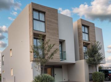 Casa · 244m² · 3 Recámaras · 3 Estacionamientos · Casa en Venta en Zibatá, 3 Recámaras con Máster Suite, Calidad de Vida