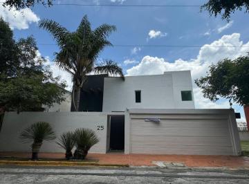 Casa de 3 habitaciones, San Andrés Cholula · Casa en Venta Ubicada en Fraccionamiento La Concepcion con 3 Recamaras, Jardín y Ubicación Excelente