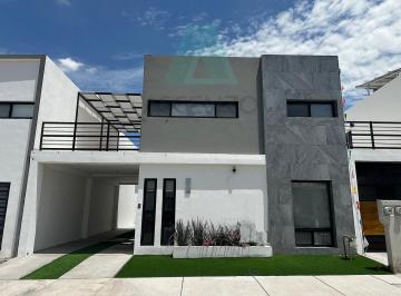 Casa · 204m² · 4 Recámaras · 2 Estacionamientos · Venta de Casa en Fracc. Denali Rejon, Aberagh