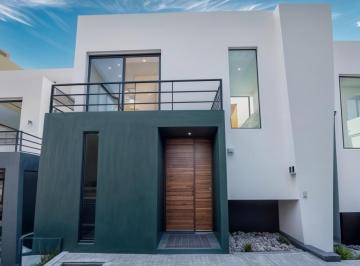 Casa · 128m² · 3 Recámaras · 2 Estacionamientos · Hermosa Casa en Venta en Zibatá - Luxury y Premium