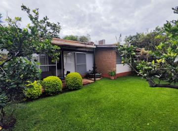 Casa de 3 habitaciones, Cuernavaca · Casa en Renta con Amplio Jardin y Alberca en Zona Norte