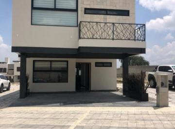 Casa · 270m² · 3 Recámaras · 2 Estacionamientos · Hermosas Casas en Preventa en Villas Zacango Calimaya a 5 Minutos del Zoológico