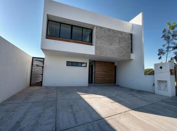 Casa · 203m² · 4 Recámaras · 3 Estacionamientos · Residencia de Autor en Zibatá, 4 Recámaras, Sala Tv, Pasillo de Servicio, Lujo!
