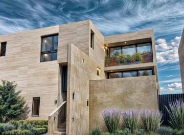 Casa · 135m² · 2 Recámaras · 2 Estacionamientos · Exclusiva Casa Dúplex en El Club de Golf Zibatá