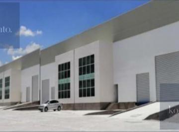 Nave industrial · 941m² · 6 Estacionamientos · Nave Industrial en Club de Golf Balvanera Polo y Country Club