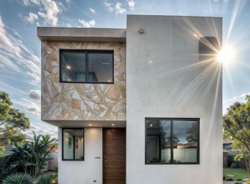 Casa · 110m² · 3 Recámaras · 2 Estacionamientos · Estrena Hermosa Casa en Ciudad Maderas y Viva con Calidad de Vida en Querétaro