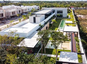 Casa en condominio de 4 habitaciones, Mérida · El Origen: Gran Diseño en Exclusiva Privada con Casa Club, a 15 Minutos de La Playa y a 10 Minutos de