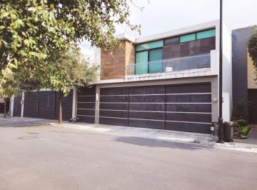 Casa · 315m² · 3 Recámaras · 3 Estacionamientos · Casa en Encinos del Vergel, Sur de Monterrey