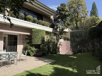 Casa · 900m² · 3 Recámaras · 6 Estacionamientos · Venta de Casa en Bosques de Las Lomas, Cuajimalpa, Ciudad de México.