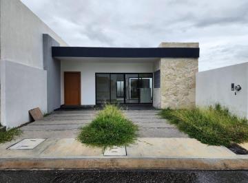 Casa · 112m² · 3 Recámaras · 2 Estacionamientos · Lomas del Mediterráneo, Casa en Venta de 1 Nivel con 3 Recámaras