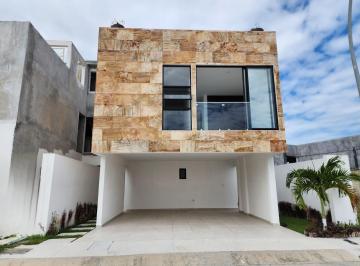 Casa · 229m² · 3 Recámaras · 2 Estacionamientos · Punto Lomas, Casa en Venta con 3 Recámaras, Jardín y Roofgarden
