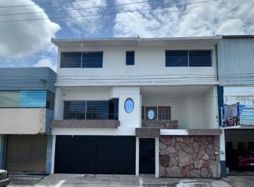 Casa · 265m² · 3 Recámaras · 2 Estacionamientos · Floresta, Casa en Venta en Av Principal de 3 Recámaras con Cuarto de Servicio