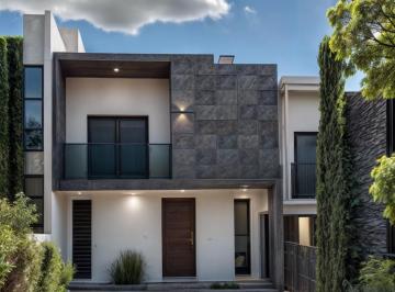 Casa · 120m² · 3 Recámaras · 2 Estacionamientos · Vive en Capital Sur, Una Comunidad Planeada: Casa Moderna y Amplia