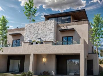 Casa · 184m² · 3 Recámaras · 2 Estacionamientos · Desarrollo Residencial en Misión Schoenstatt, 3 Modelos de Casas de Lujo!