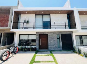 Casa · 182m² · 3 Recámaras · 3 Estacionamientos · Hermosa Casa en Venta en Juriquilla, San Isidro - ¡No Pierdas Esta Oportunidad!