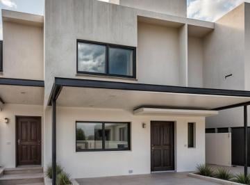 Casa · 155m² · 3 Recámaras · 2 Estacionamientos · Estrena Casa Entre El Refugio y Zibata, 3 Recamaras, 3.5 Baños, Equipada