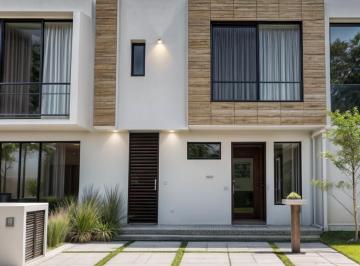 Casa · 131m² · 3 Recámaras · 2 Estacionamientos · Casa en Venta en Juriquilla San Isidro, Gran Ubicación, Jardín, 3 Recamaras