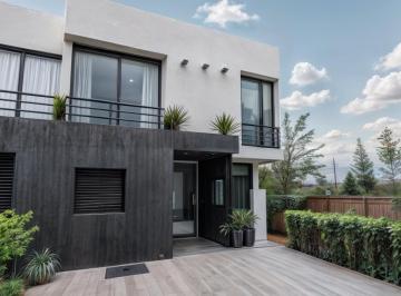 Casa · 100m² · 3 Recámaras · 2 Estacionamientos · Casa en Venta en Zibatá, 3 Recamaras, 3.5 Baños, Equipada, Luxury