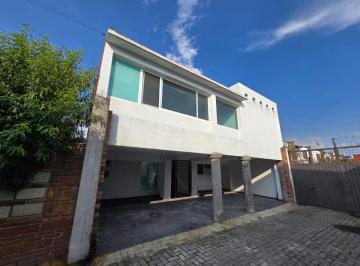 Casa · 221m² · 3 Recámaras · 3 Estacionamientos · Casa en San Salvador Tizatlalli