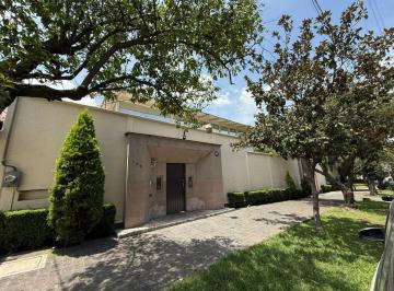 Casa uso de suelo de 1 habitación, Miguel Hidalgo · Casa en Renta en Lomas de Chapultepec Habilitada Para Oficina