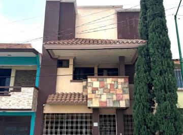 Casa · 235m² · 3 Recámaras · 1 Estacionamiento · Casa en Venta en Fraccionamiento San Fernando del Lado Norte Oriente de Tuxtla