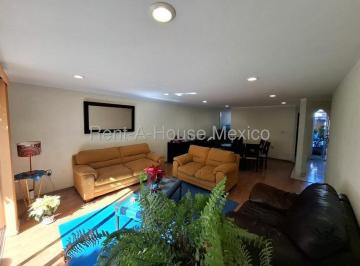 Casa · 270m² · 4 Recámaras · 2 Estacionamientos · Milenio III Casa de 4 Recamaras en Venta Rah2319